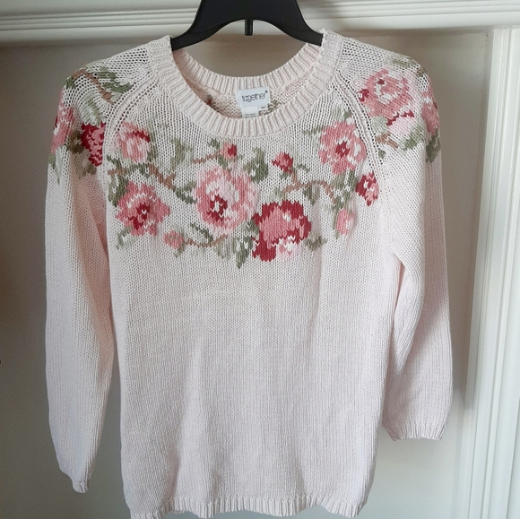 EUC FLORAL KNIT PINK SWEATER - Picture 5 of 8